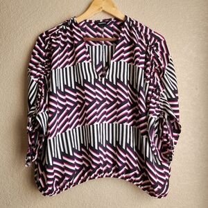 Express pink white black short sleeve blouse size M